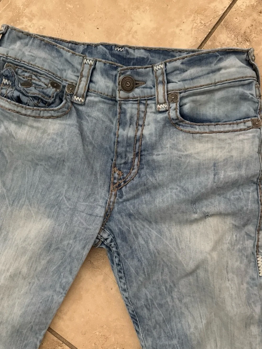True Religion Mens Ricky Relaxed Straight Distressed Acid Wash Denim Jeans Sz 31